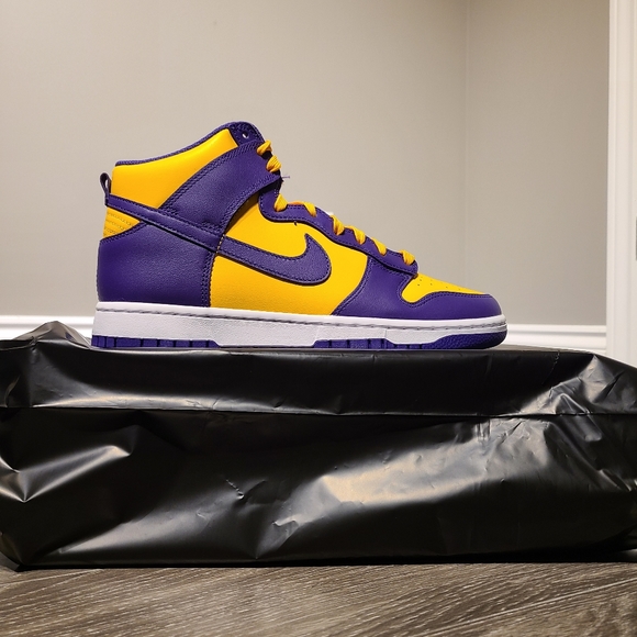 NIKE DUNK HIGH LAKERS by Nike - Picture 2 of 3